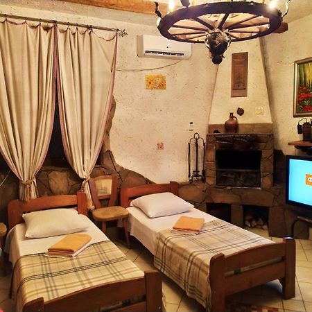 Inn Khlibodarskiy Khlibodarske Buitenkant foto