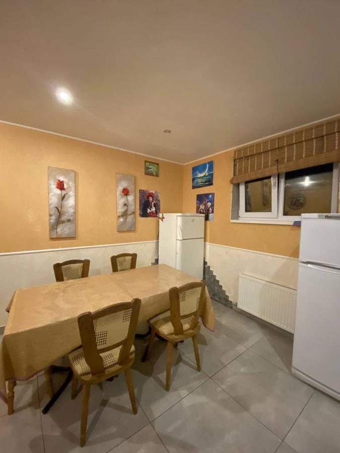 Inn Khlibodarskiy Khlibodarske Buitenkant foto