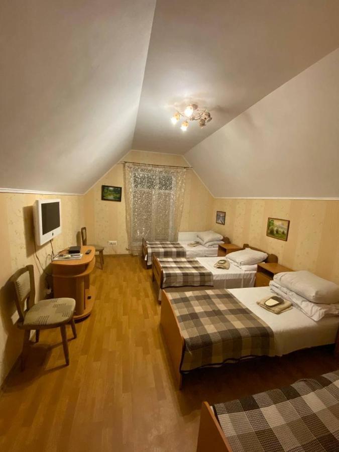 Inn Khlibodarskiy Khlibodarske Buitenkant foto