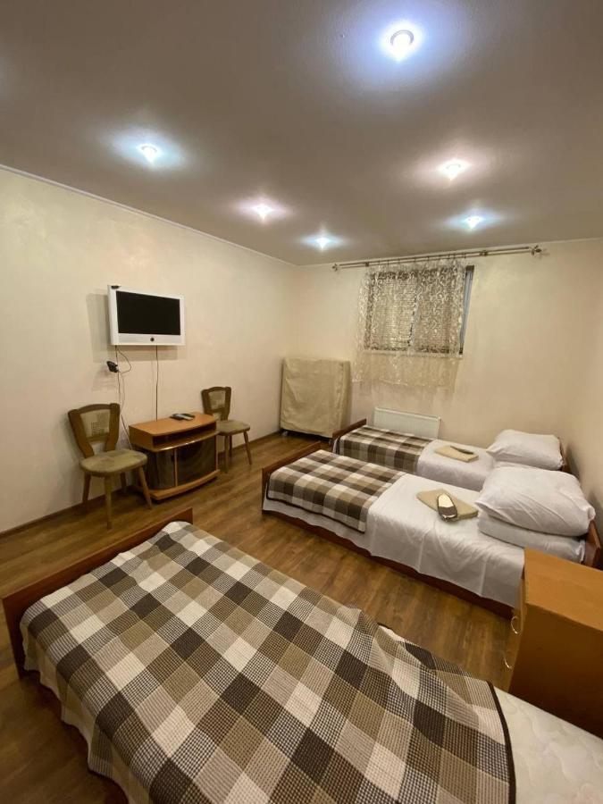 Inn Khlibodarskiy Khlibodarske Buitenkant foto