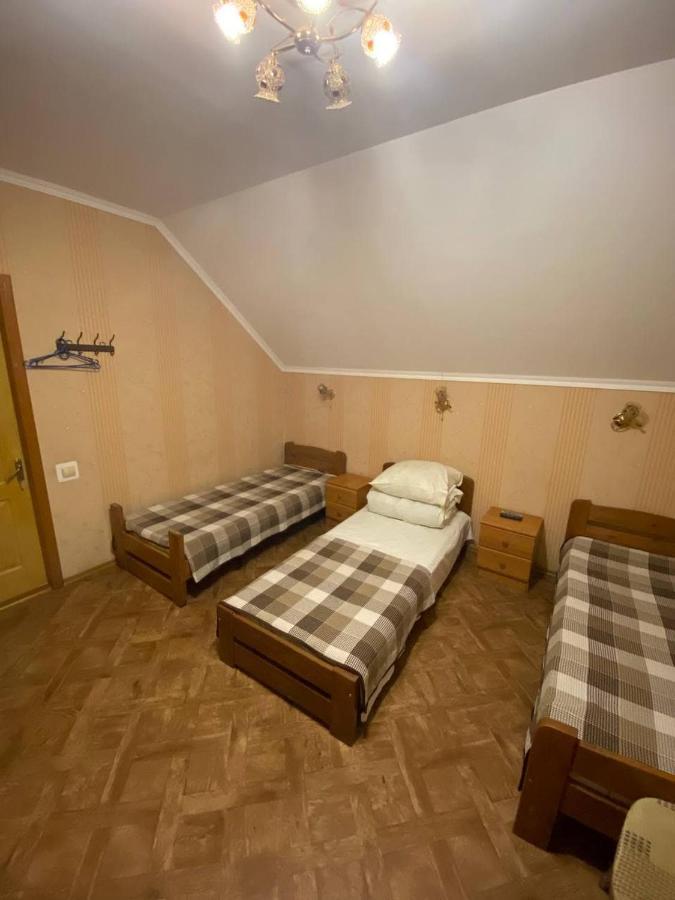 Inn Khlibodarskiy Khlibodarske Buitenkant foto