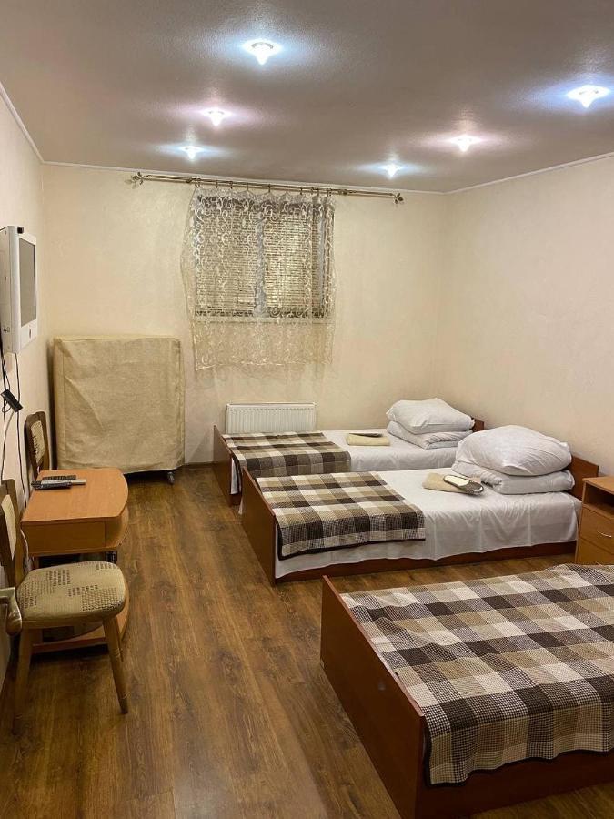 Inn Khlibodarskiy Khlibodarske Buitenkant foto