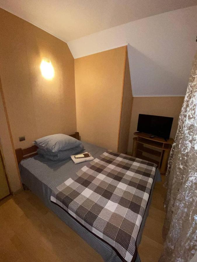 Inn Khlibodarskiy Khlibodarske Buitenkant foto