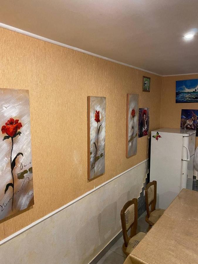 Inn Khlibodarskiy Khlibodarske Buitenkant foto