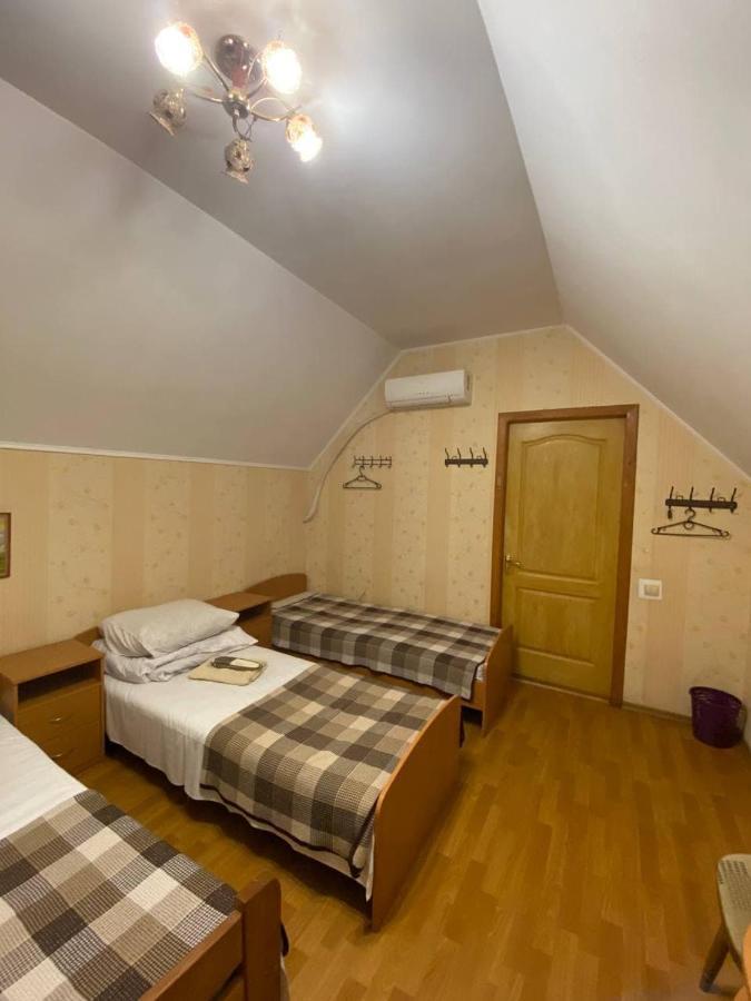 Inn Khlibodarskiy Khlibodarske Buitenkant foto