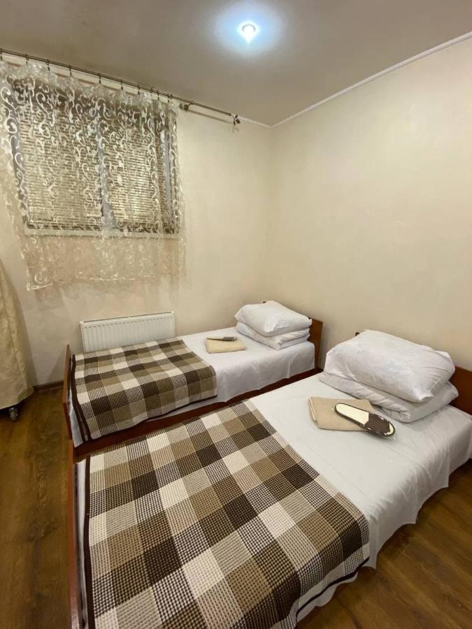 Inn Khlibodarskiy Khlibodarske Buitenkant foto