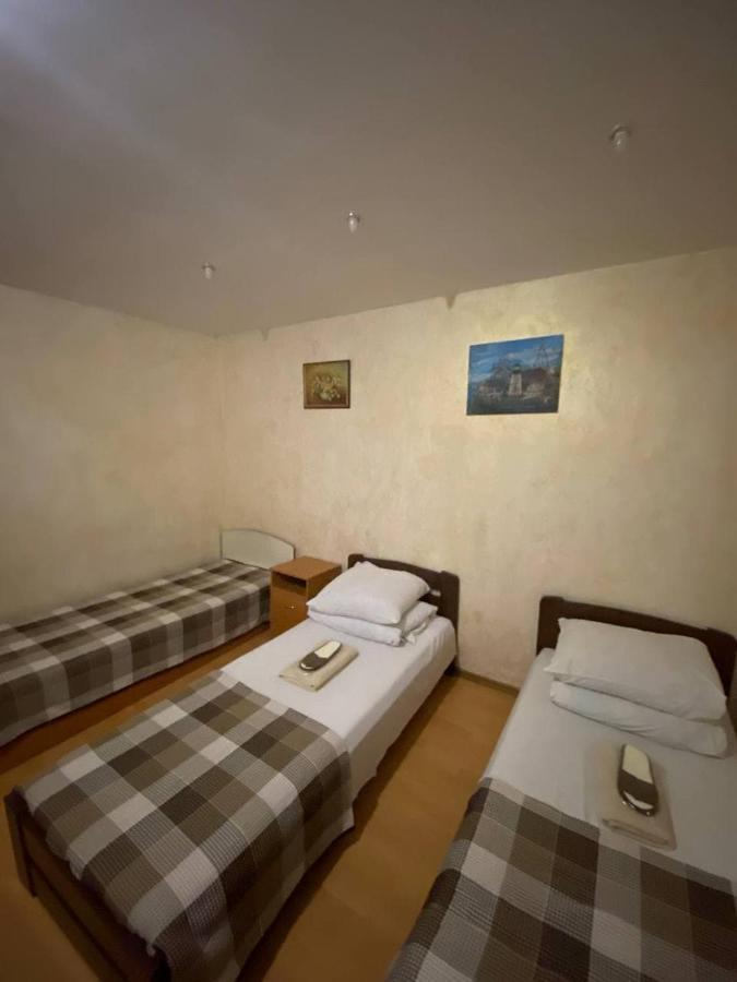 Inn Khlibodarskiy Khlibodarske Buitenkant foto