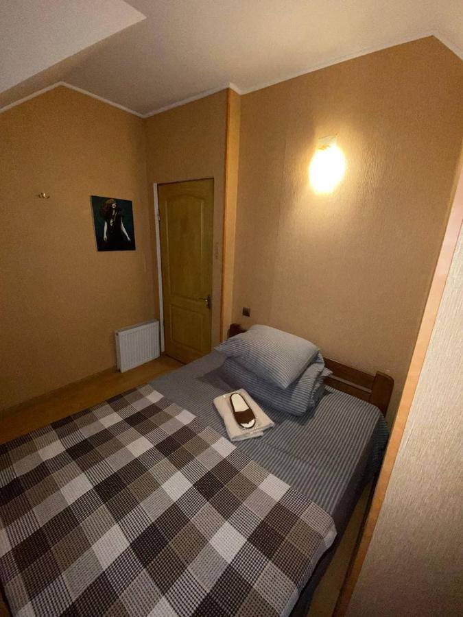 Inn Khlibodarskiy Khlibodarske Buitenkant foto