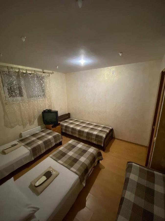 Inn Khlibodarskiy Khlibodarske Buitenkant foto