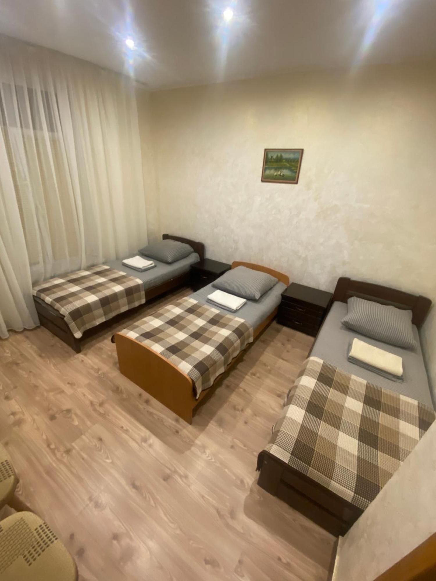 Inn Khlibodarskiy Khlibodarske Buitenkant foto