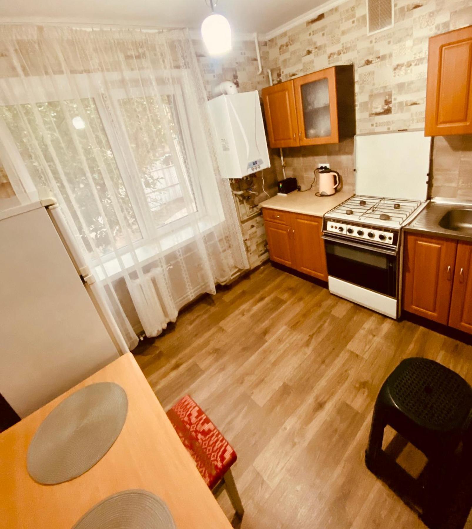 Inn Khlibodarskiy Khlibodarske Buitenkant foto