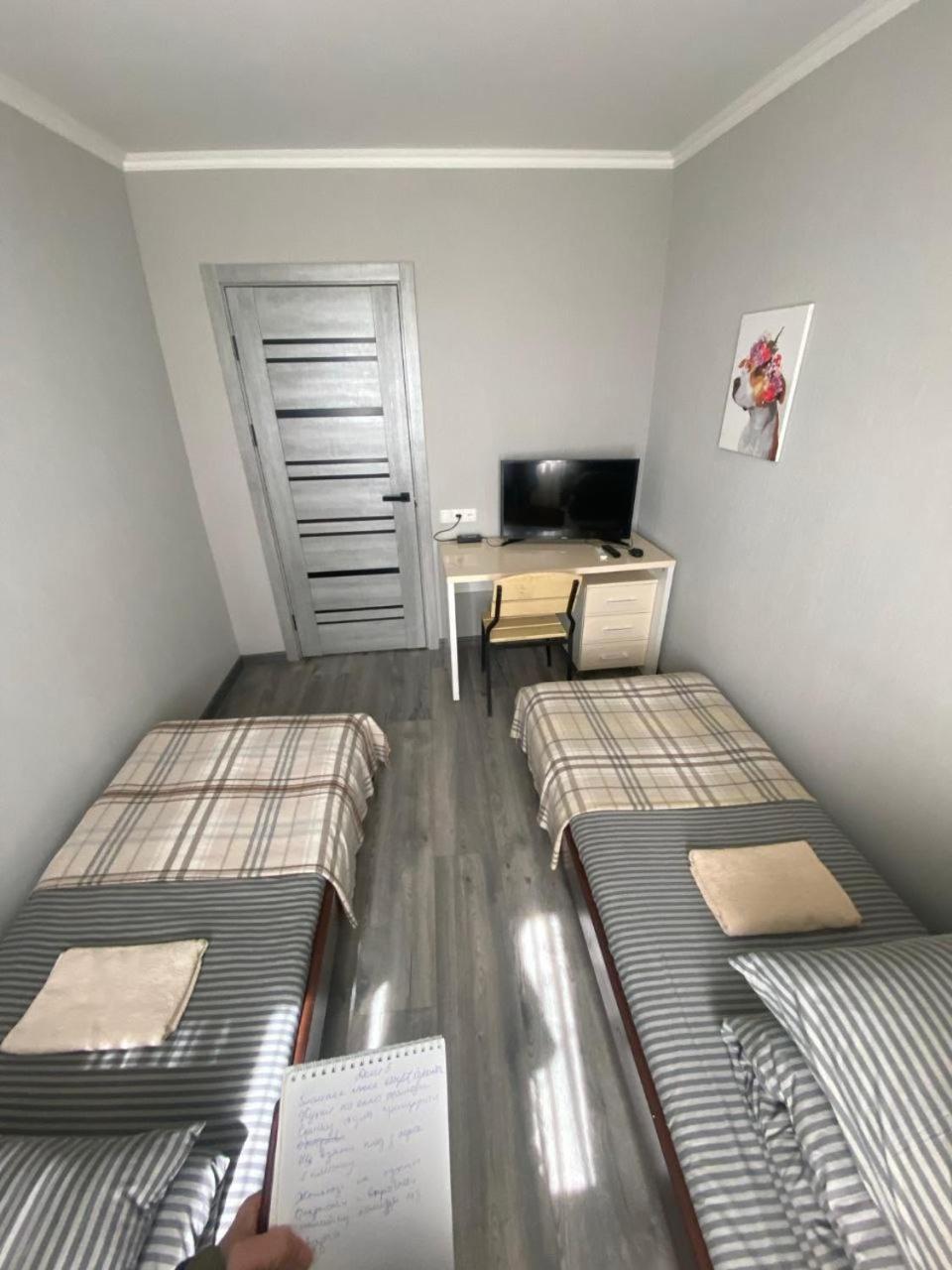Inn Khlibodarskiy Khlibodarske Buitenkant foto
