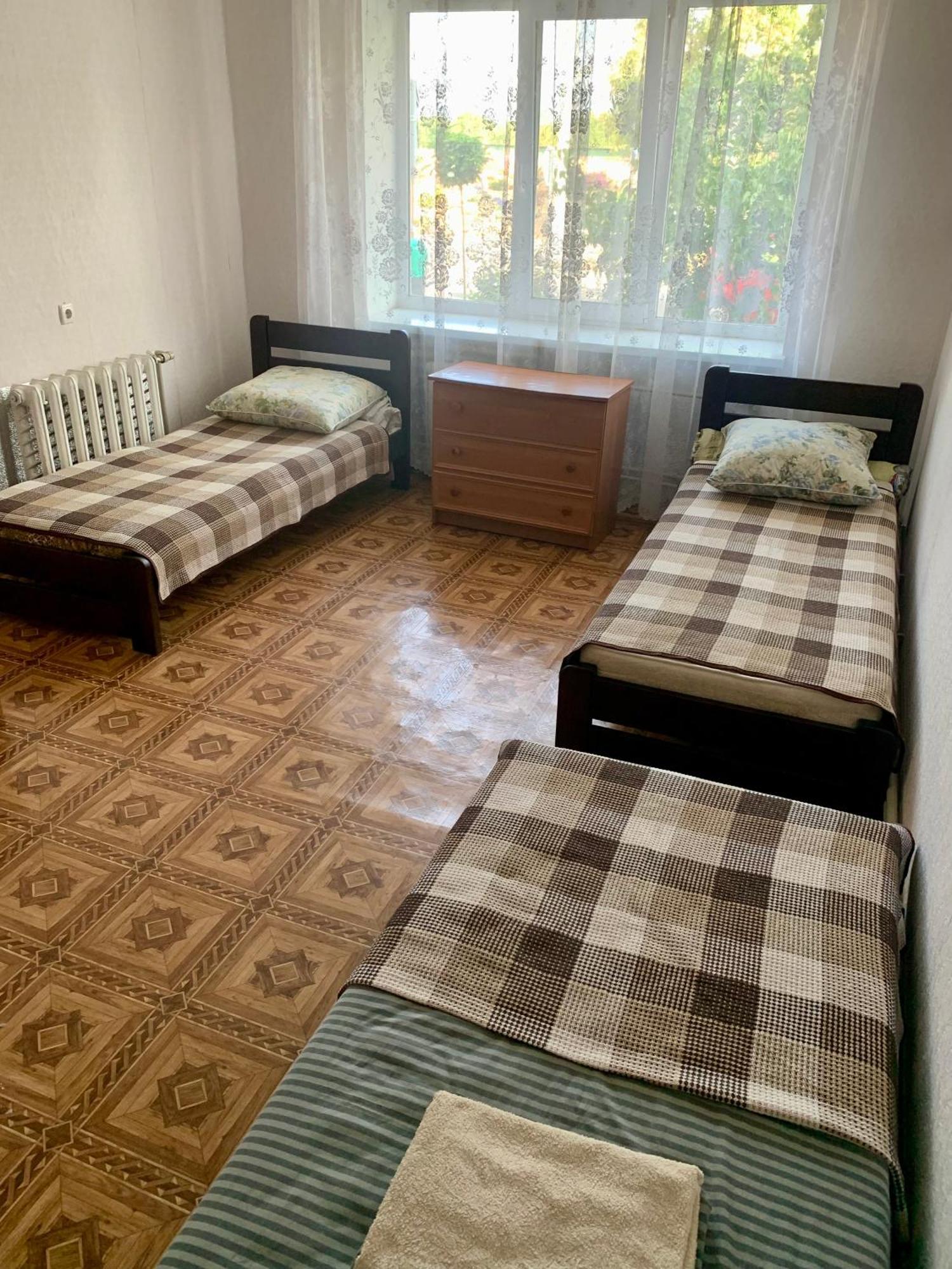 Inn Khlibodarskiy Khlibodarske Buitenkant foto