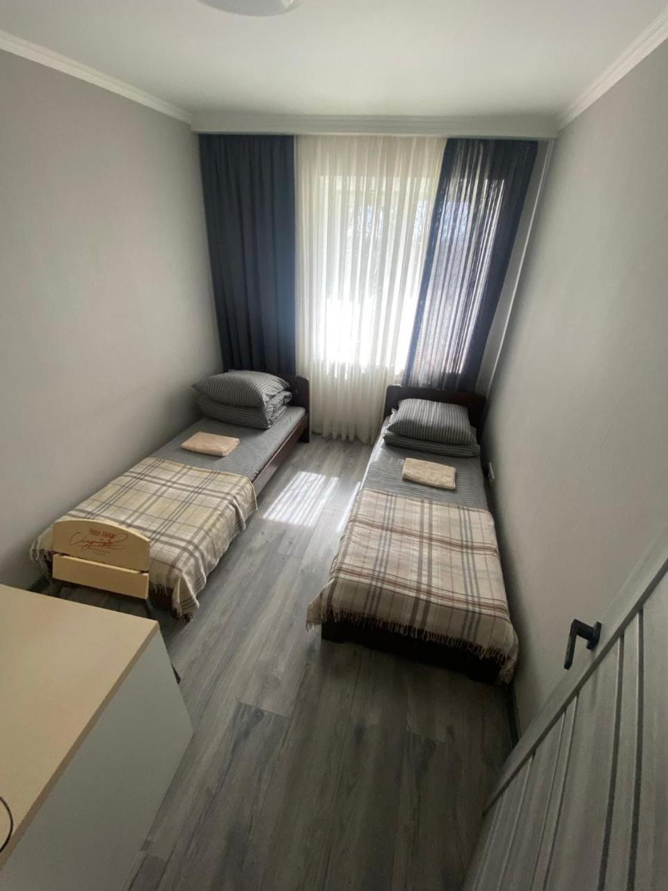 Inn Khlibodarskiy Khlibodarske Buitenkant foto