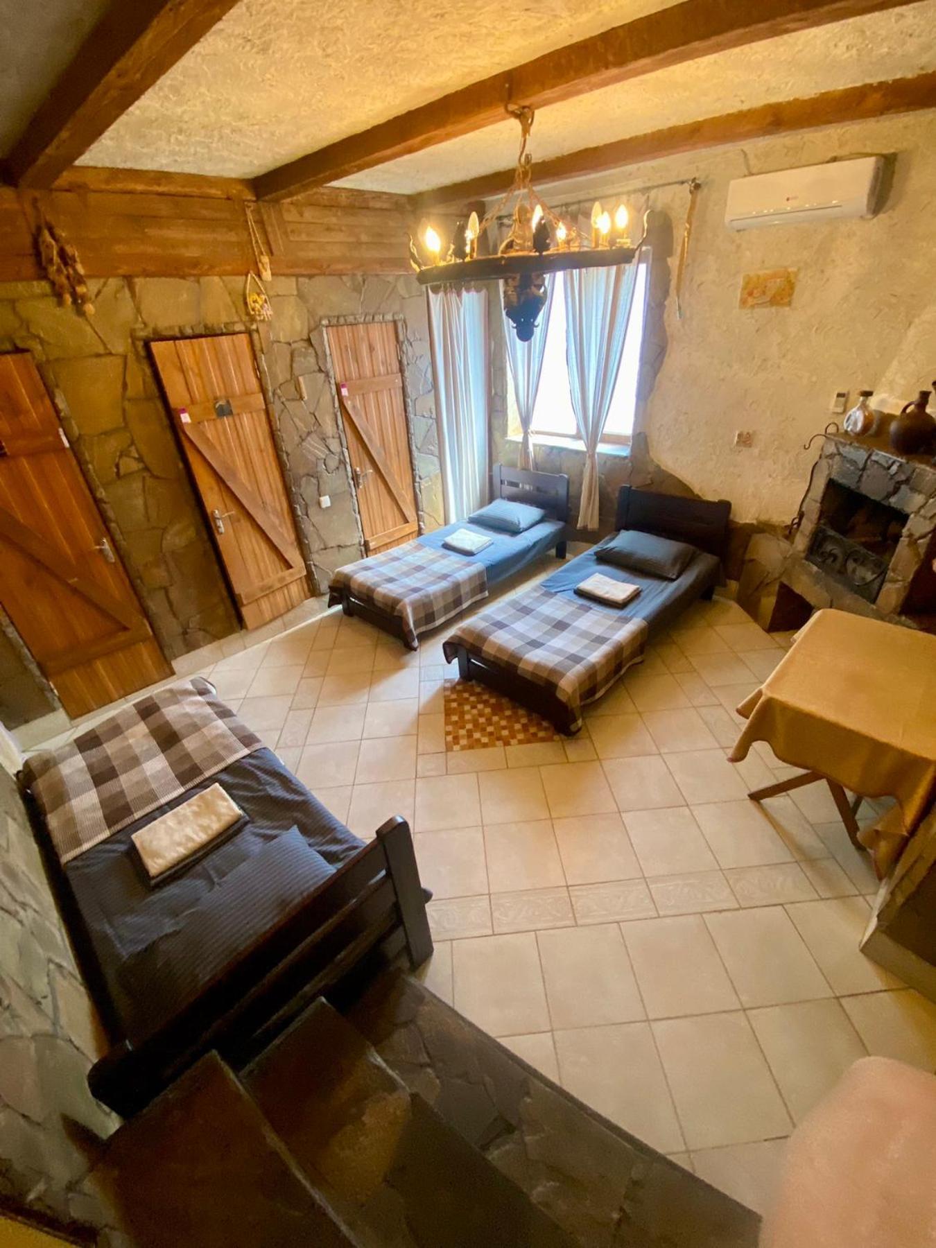 Inn Khlibodarskiy Khlibodarske Buitenkant foto