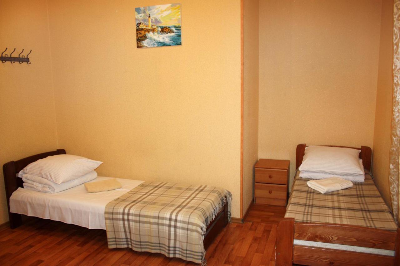 Inn Khlibodarskiy Khlibodarske Buitenkant foto