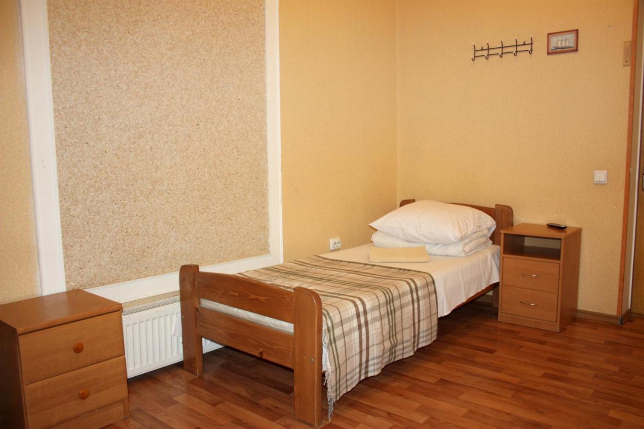 Inn Khlibodarskiy Khlibodarske Buitenkant foto